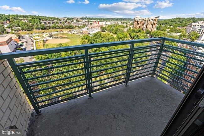 Building Photo - 2720 S Arlington Mill Dr