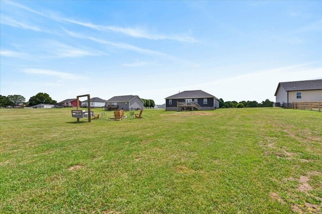 Building Photo - 3 Bedroom 2 Bathroom Home For Rent in Elkton KY!