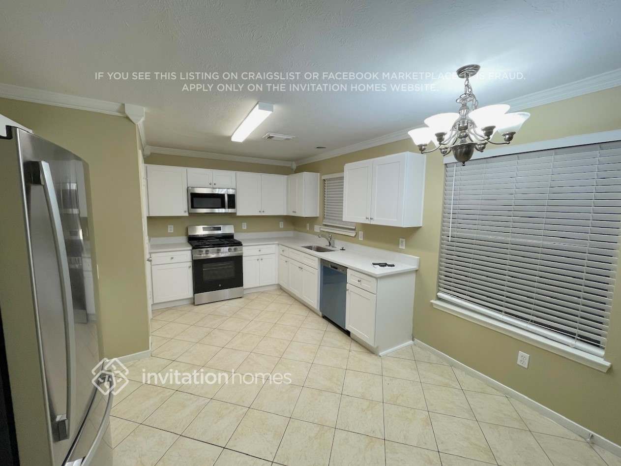 Building Photo - 10502 Mills Cove St