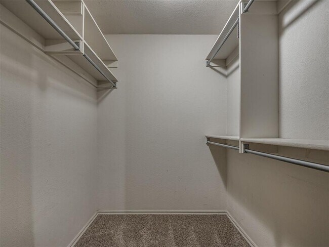 Building Photo - 304 Eccell Ct