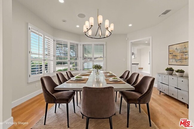 Building Photo - 4102 Cloverdale Ave