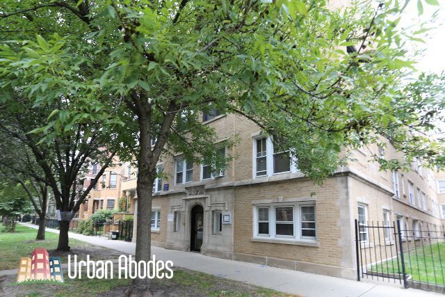 Primary Photo - 816 W Waveland Ave