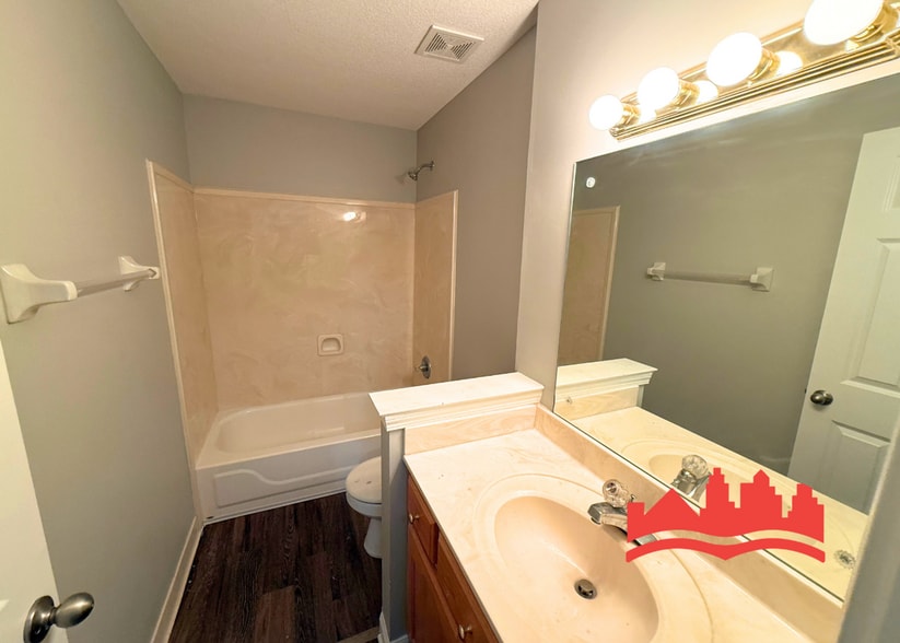 Building Photo - 9889 Leda Cove