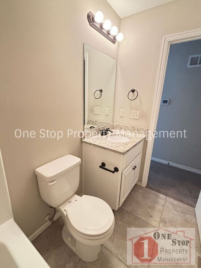 Building Photo - Brand NEW gorgeous 4 bedroom, 3 bath home ...