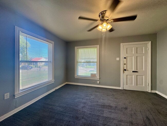 Building Photo - Single Family Home - LaVega ISD