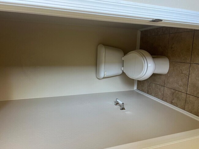 Building Photo - 10335 W Robin Ln