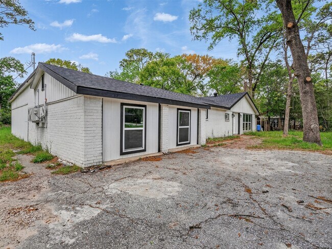 Building Photo - 11515 Iberia Dr