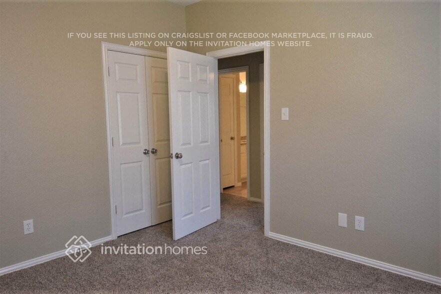 Building Photo - 2800 Lakeside Dr