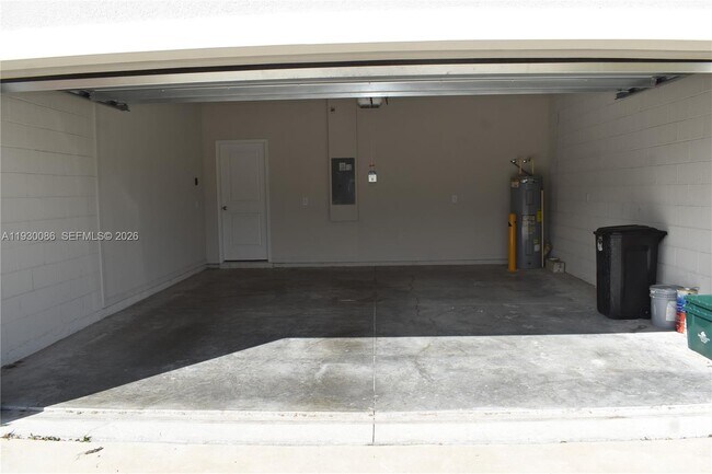 Building Photo - 3634 Lazy River Ter