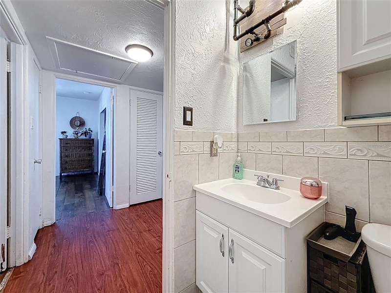 Building Photo - 3501 Beechwood Terrace