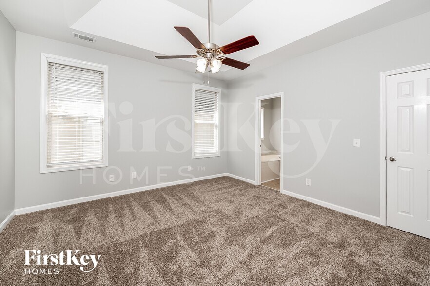 Building Photo - 1256 Washington Dr