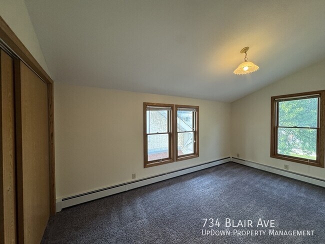 Building Photo - 734 Blair Ave