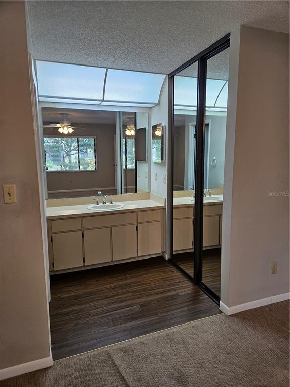 Building Photo - 7 Escondido Cir