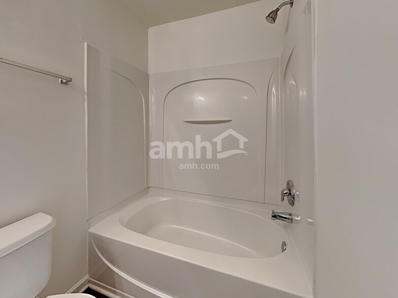 Building Photo - 3149 Talladega Ct