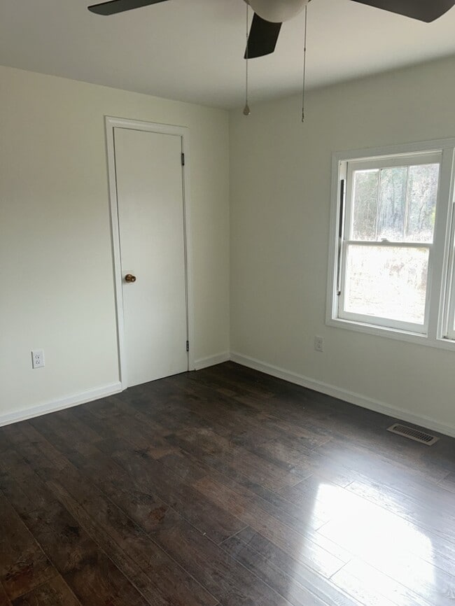 Building Photo - 721 Pickens Dr