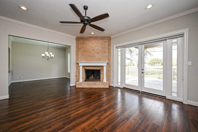 Building Photo - 414 Fox Briar Ln