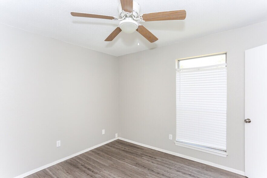 Building Photo - 3407 Spring Meadows Dr