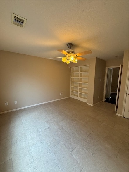 Building Photo - 906 Taylor Ridge Dr