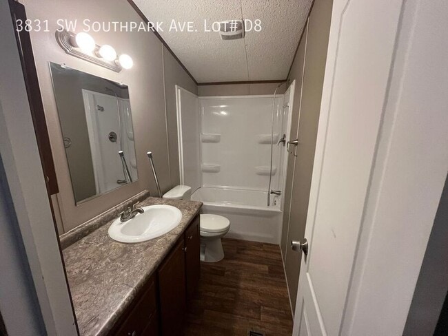 Building Photo - 3831 SW South Park Ave