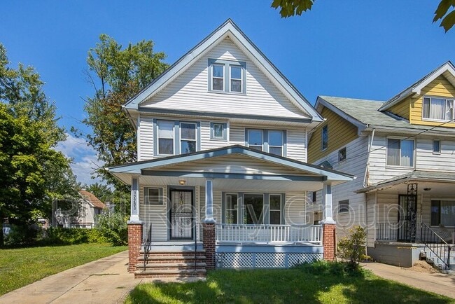 Building Photo - 12203 Castlewood Ave