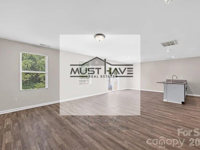 Building Photo - 1475 Cannan Mountain Dr
