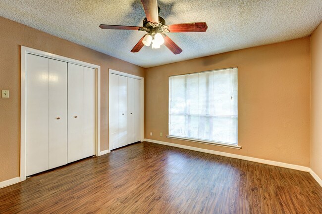 Building Photo - 1430 Redbud Cove