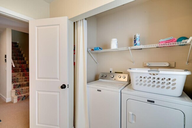 Building Photo - 4563 Brainard Bayou Rd