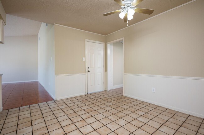 Building Photo - 9306 Sanford Rd