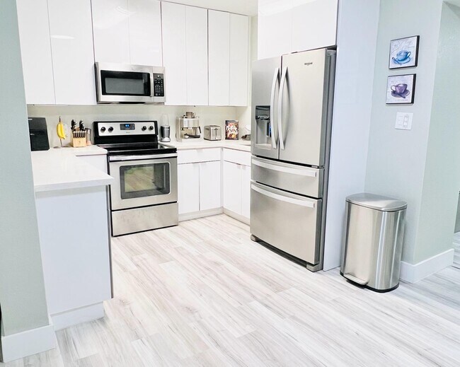 Building Photo - 210 NW 126th St