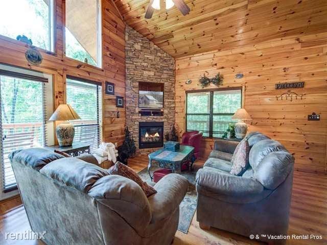 Building Photo - 2240 Breezy Rd