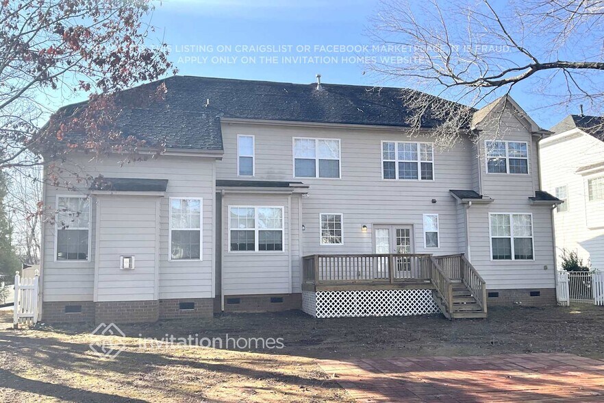 Building Photo - 2104 Riverbank Rd