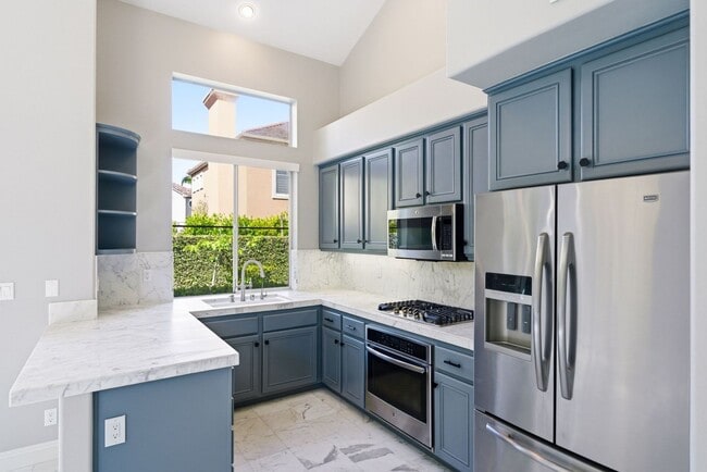 Building Photo - Stunning 3 Bedroom Home in Gated Newport Coast