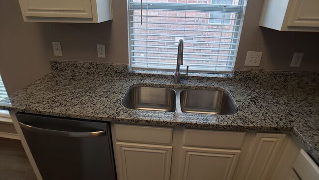 Building Photo - Coming Soon