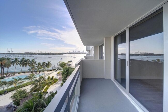 Building Photo - 1500 Bay Rd