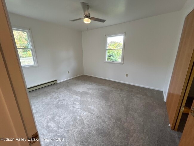 Building Photo - 5 Parkview Ct