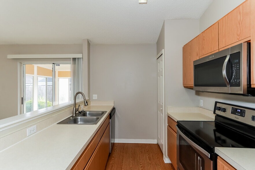 Building Photo - 6215 Cannoli Pl