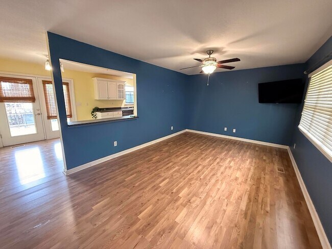 Building Photo - 1012 Elaine Trail