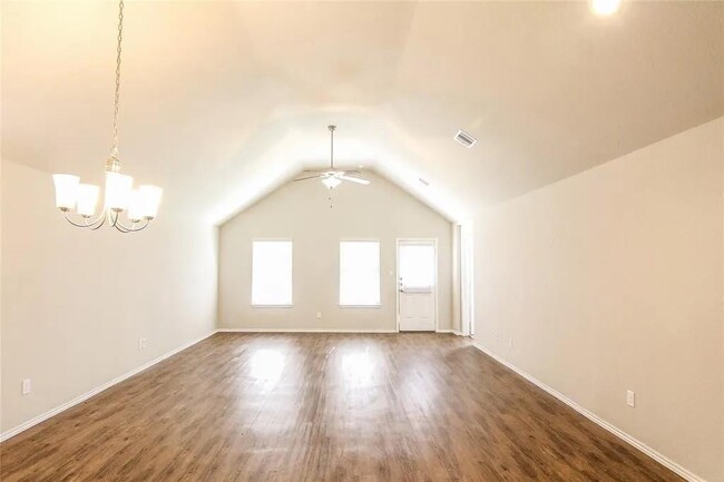 Building Photo - 14086 Lake Cres Dr