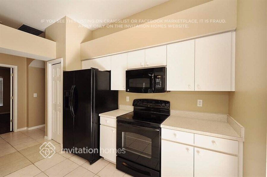 Building Photo - 407 Sand Ridge Dr