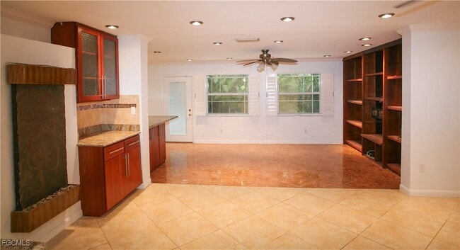 Building Photo - 1525 Covington Cir E