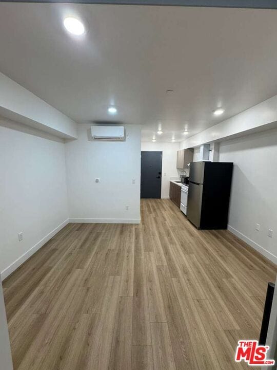 Building Photo - 1039 E 28th St