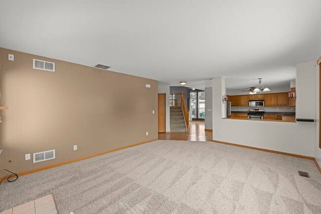 Building Photo - 14215 S Longview Ln