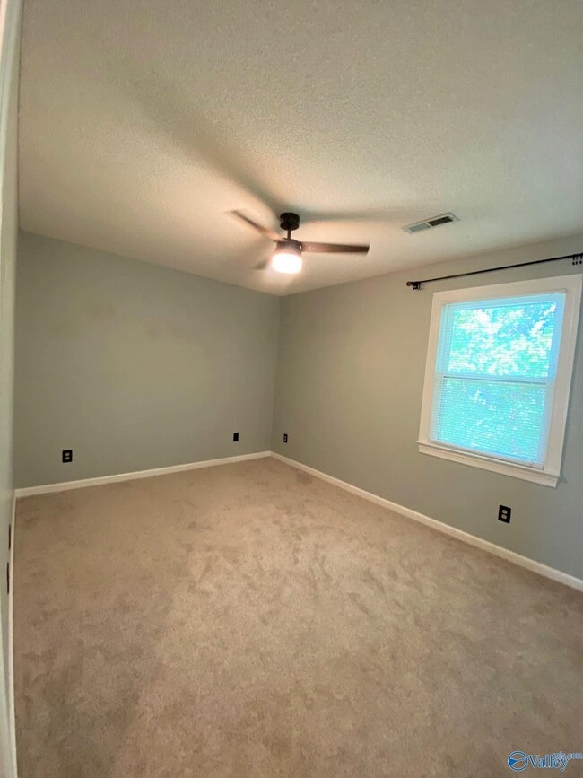 Building Photo - 10103 Shadow Wood Dr SE