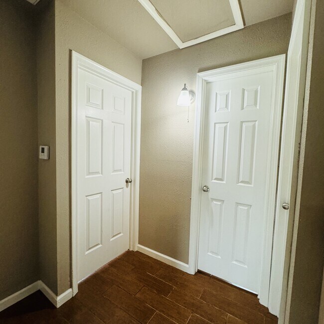 Building Photo - 2413 Cuney Ct