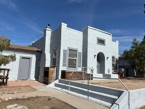 Building Photo - 701 Cerbat Ave