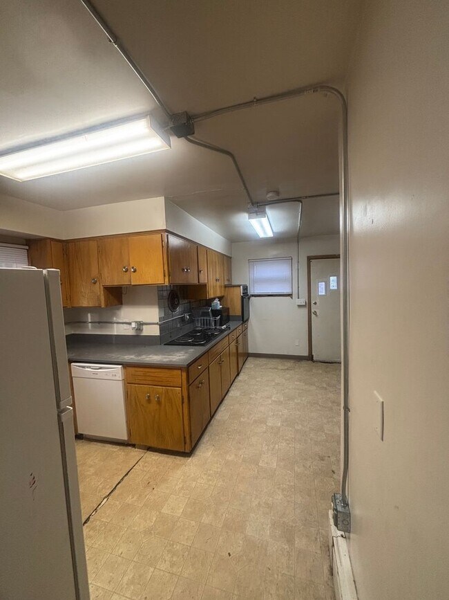 Building Photo - Cute house for Rent