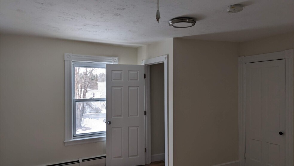 Large Common room w/1/2 bath - 293 Madison St