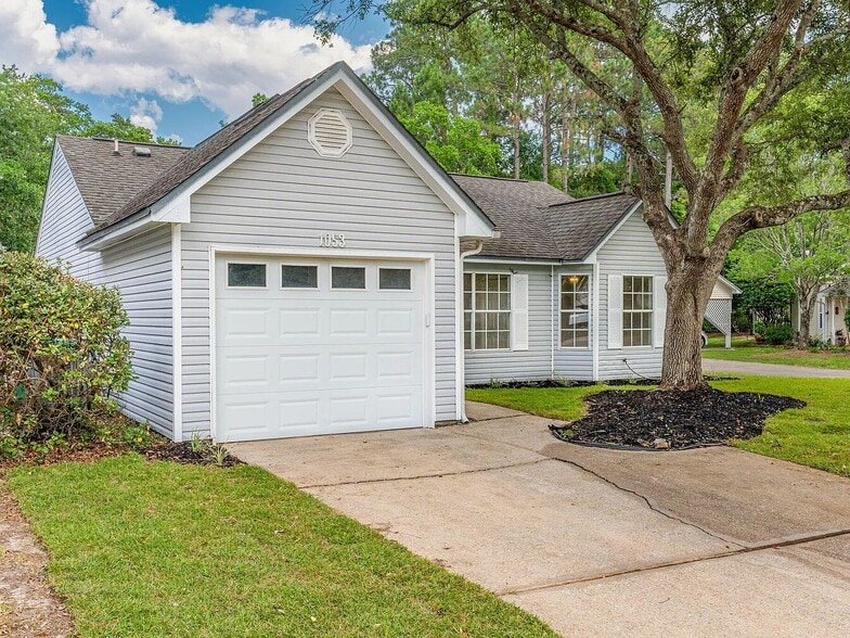 Building Photo - 1053 Emerald Ln