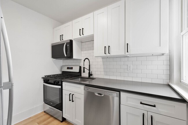 Primary Photo - AVAILABLE NOV 1ST! BEAUTIFULLY RENOVATED 2...