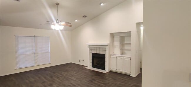 Building Photo - 3362 Brian St